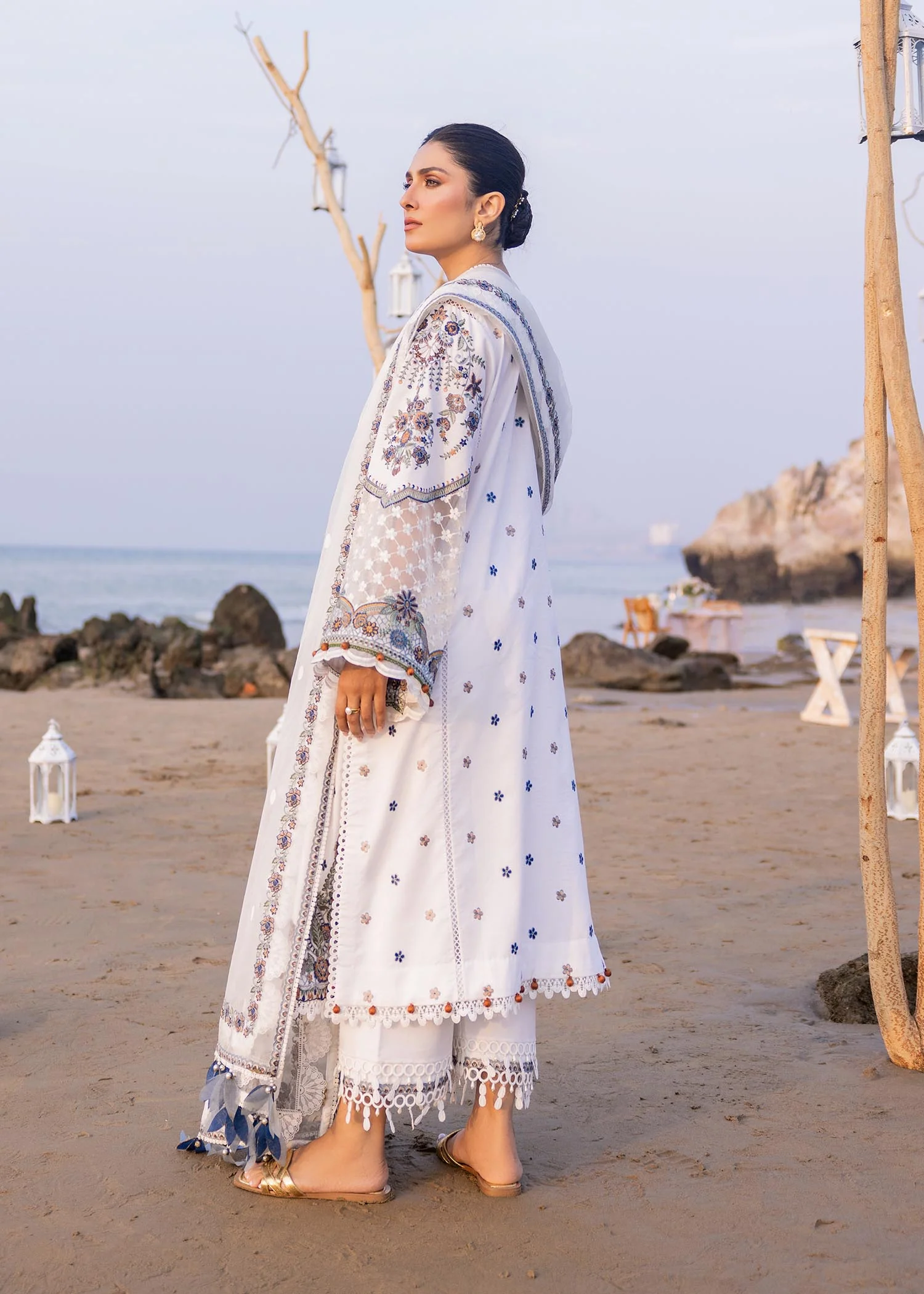 Amira (A) - Image 3