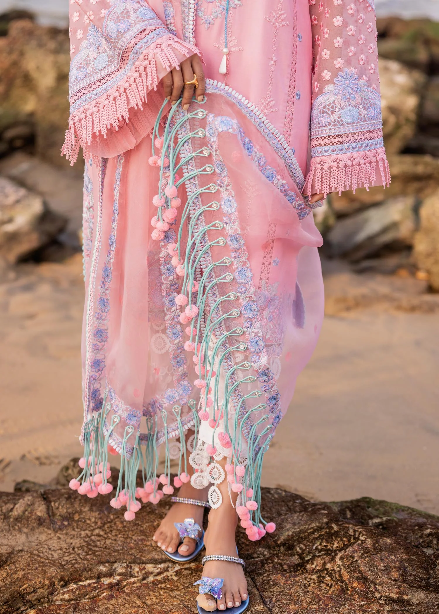 Amira (B) - Image 3