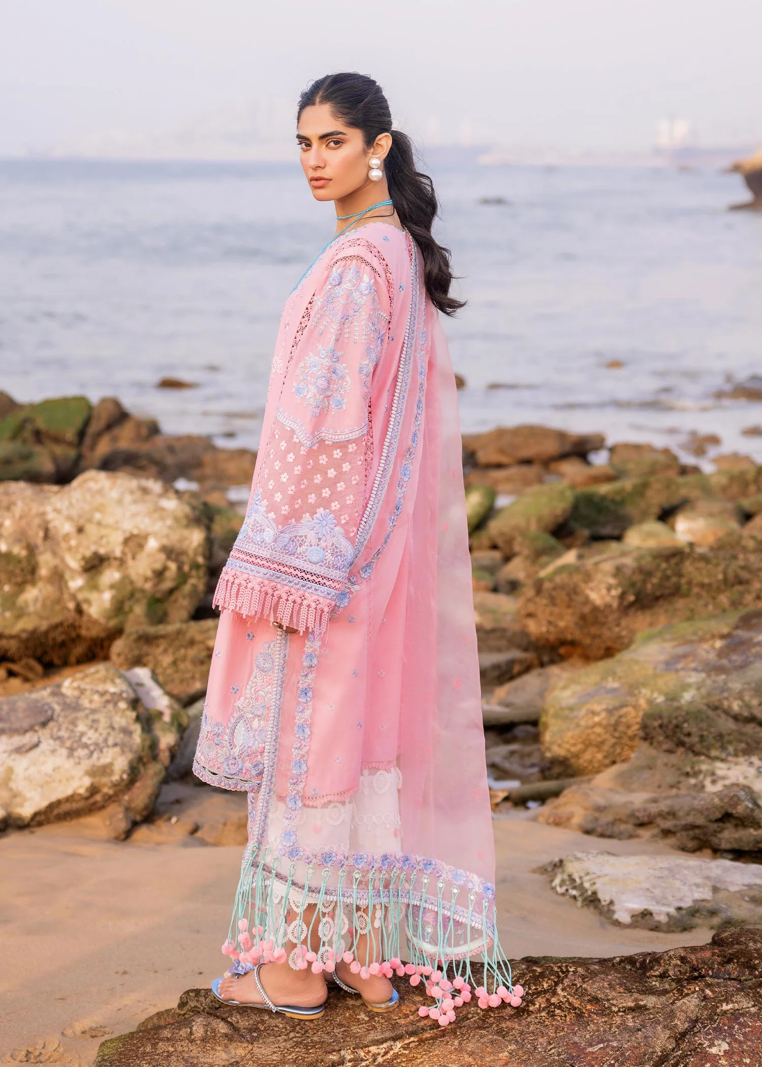 Amira (B) - Image 5