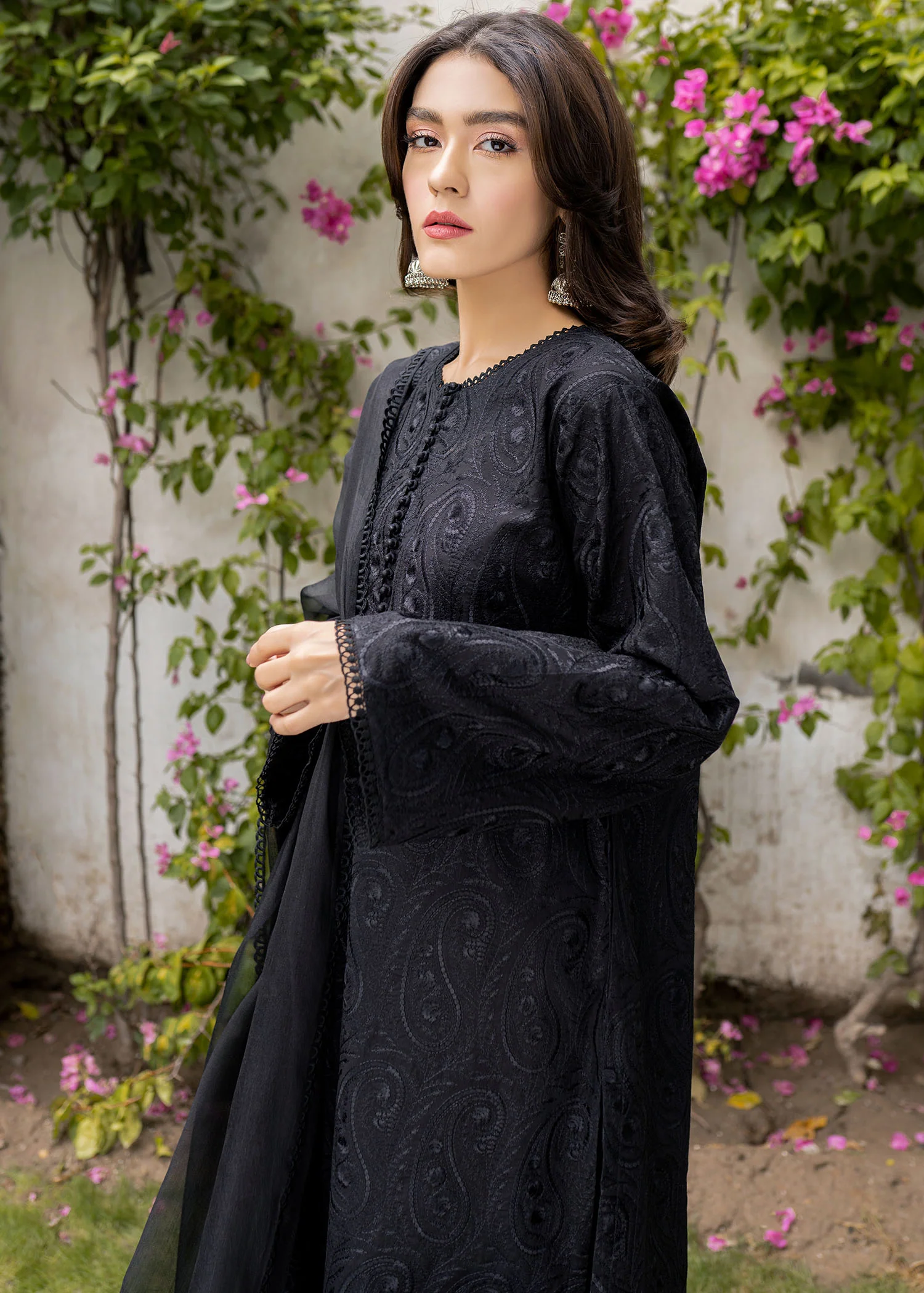 Black Paisley - Image 3