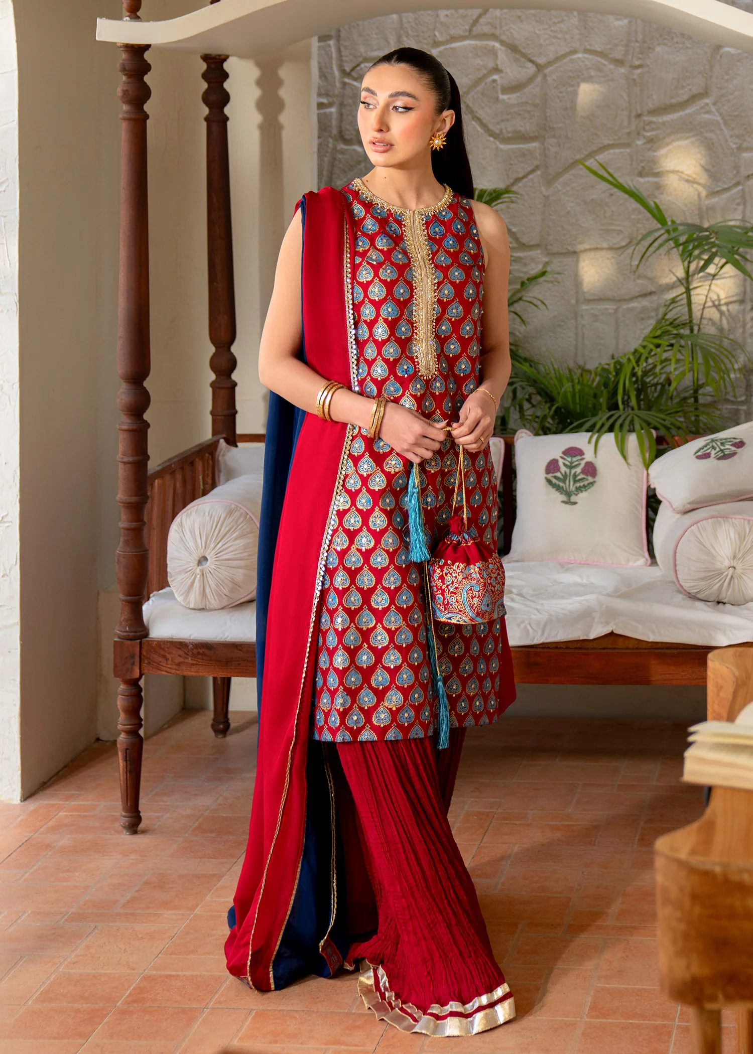 Crimson Elegance - Image 3