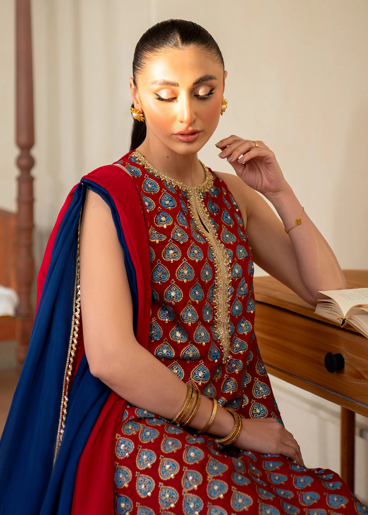Crimson Elegance - Image 5