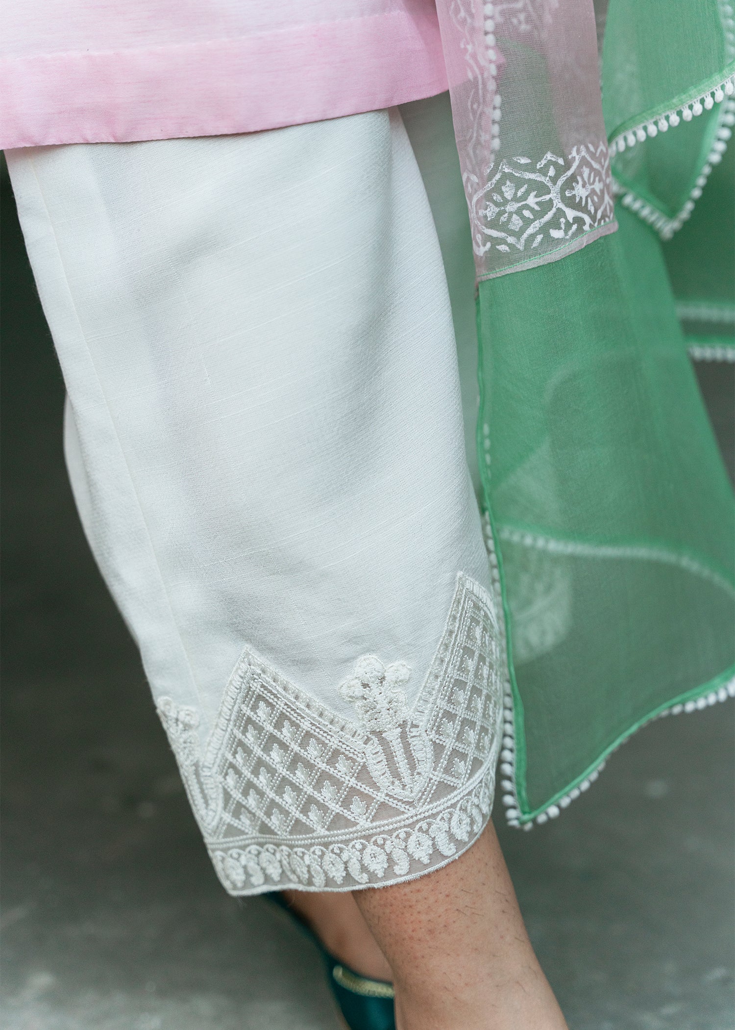 Emira - Image 7
