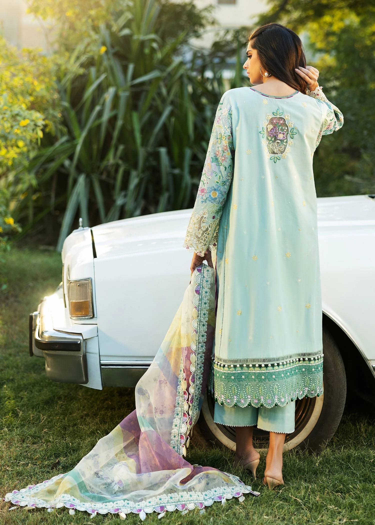 MID SUMMER EVENING - Image 3