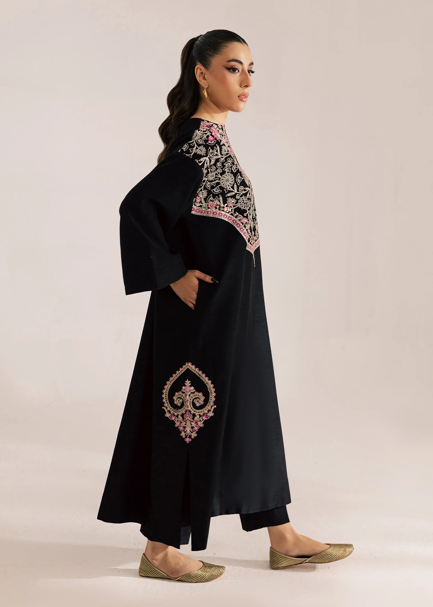Sahra - Image 8