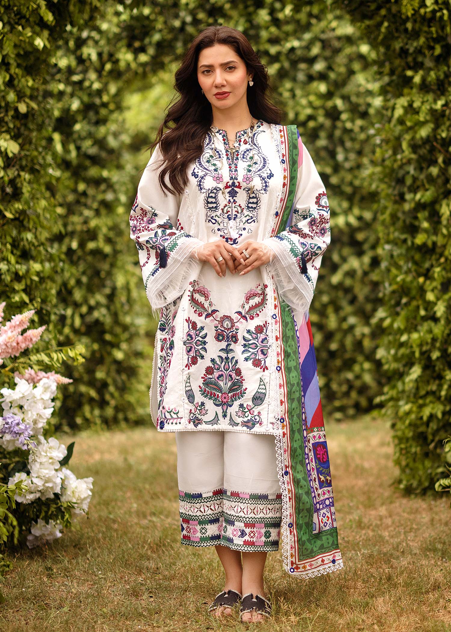 Suzani (A) - Image 3