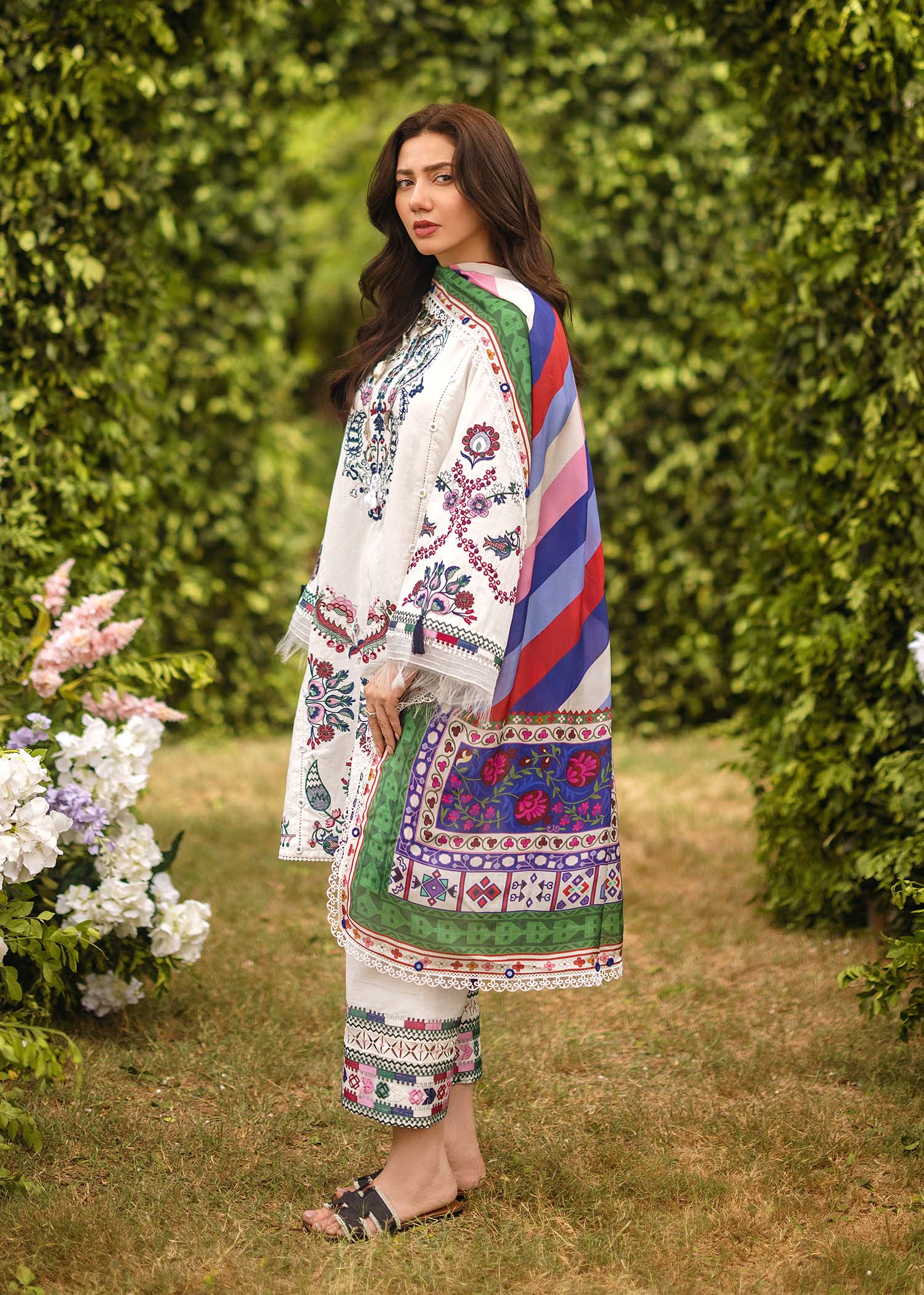 Suzani (A) - Image 6