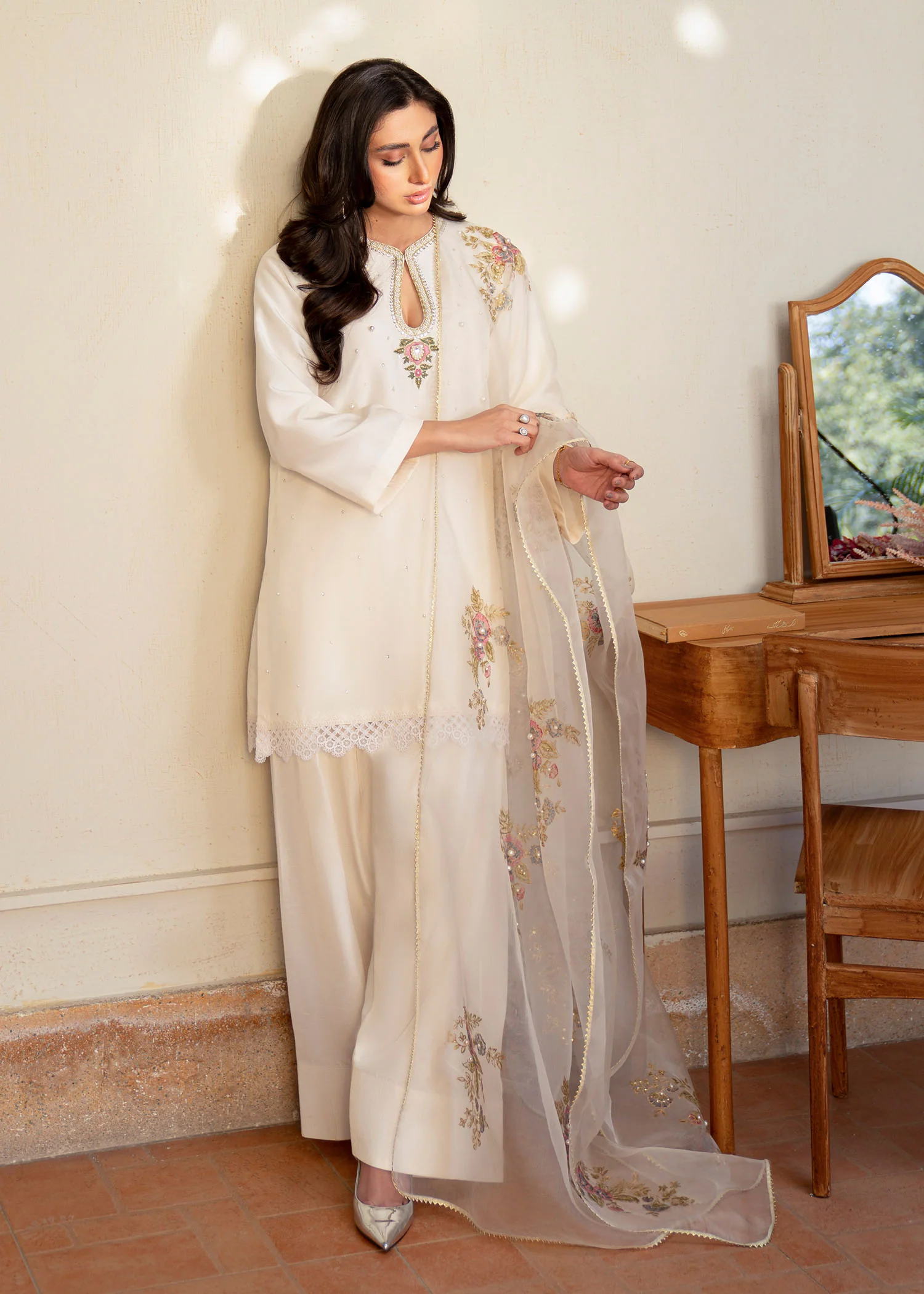 White Jasmine - Image 5