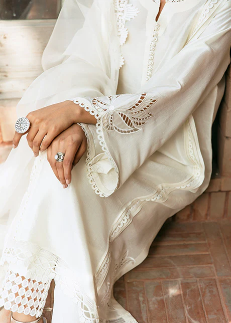 White Lotus - Image 2